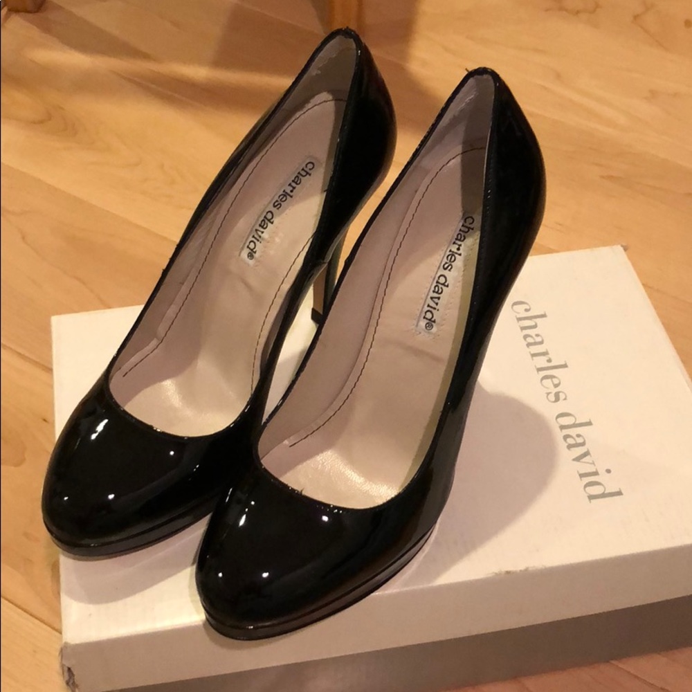 Black patent leather pumps